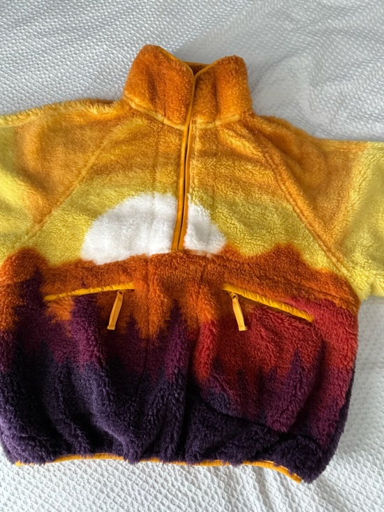 Rumored Jackets & Blazers - Rumored XS Sunset Ombre Sherpa Pullover. Yellow, Orange, Red, Purple. Never worn